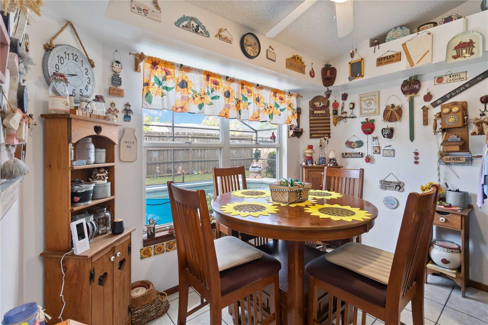 Image 18 of 49 For 7748 Covedale Drive