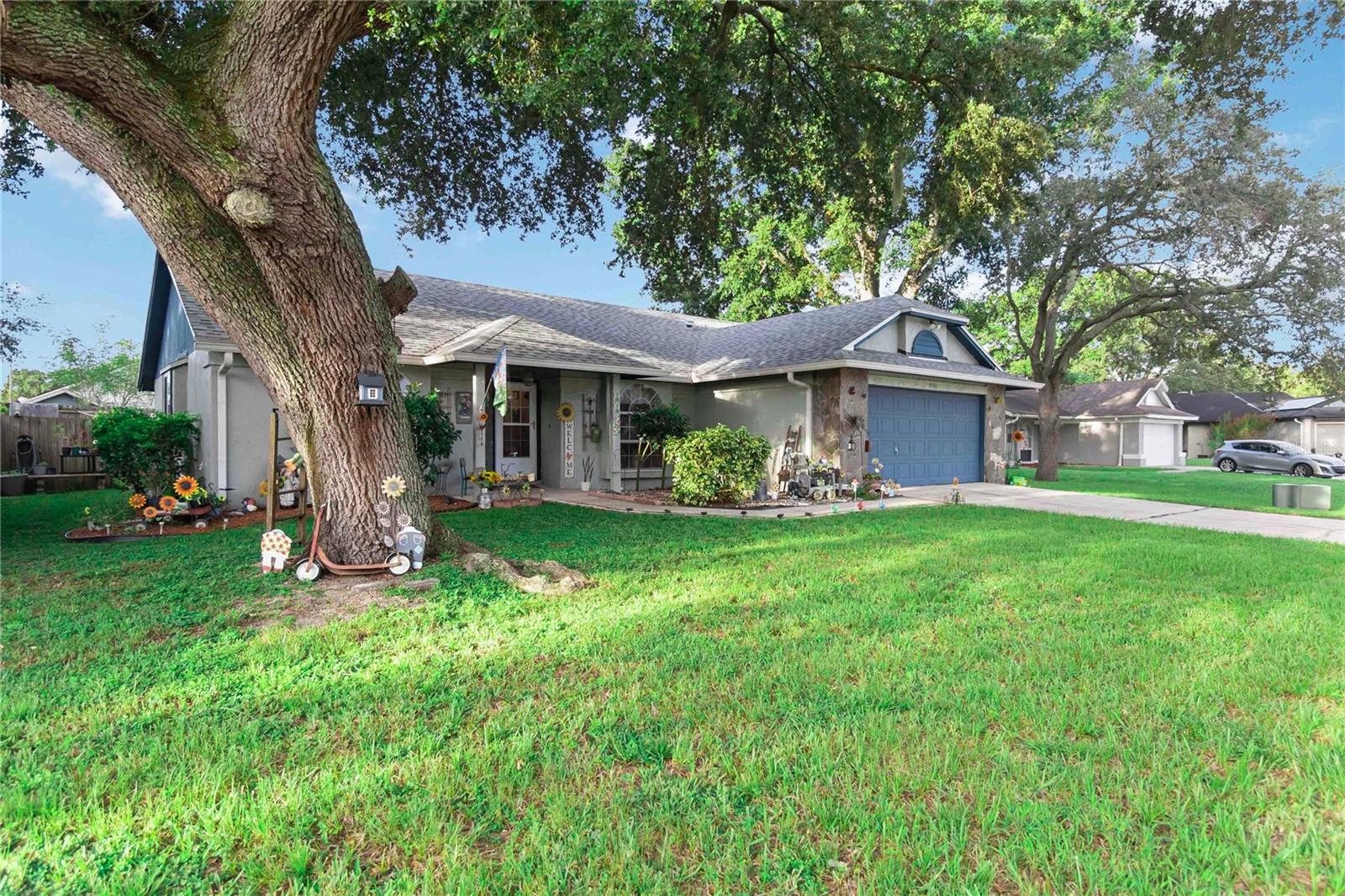Image 9 of 49 For 7748 Covedale Drive
