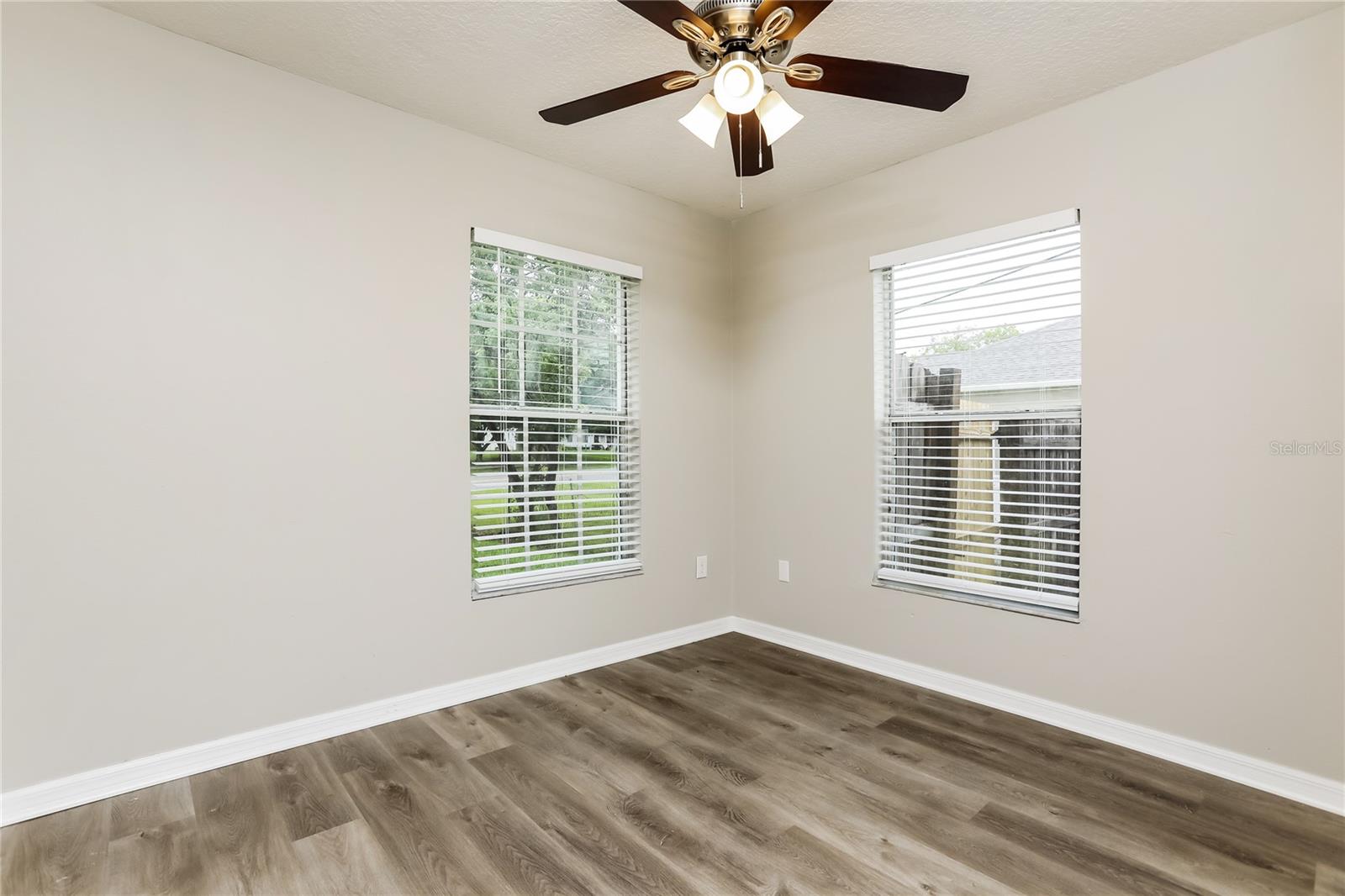 Image 11 of 16 For 1697 Courtland Boulevard