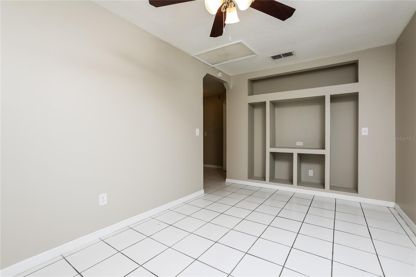 Image 6 of 16 For 1697 Courtland Boulevard