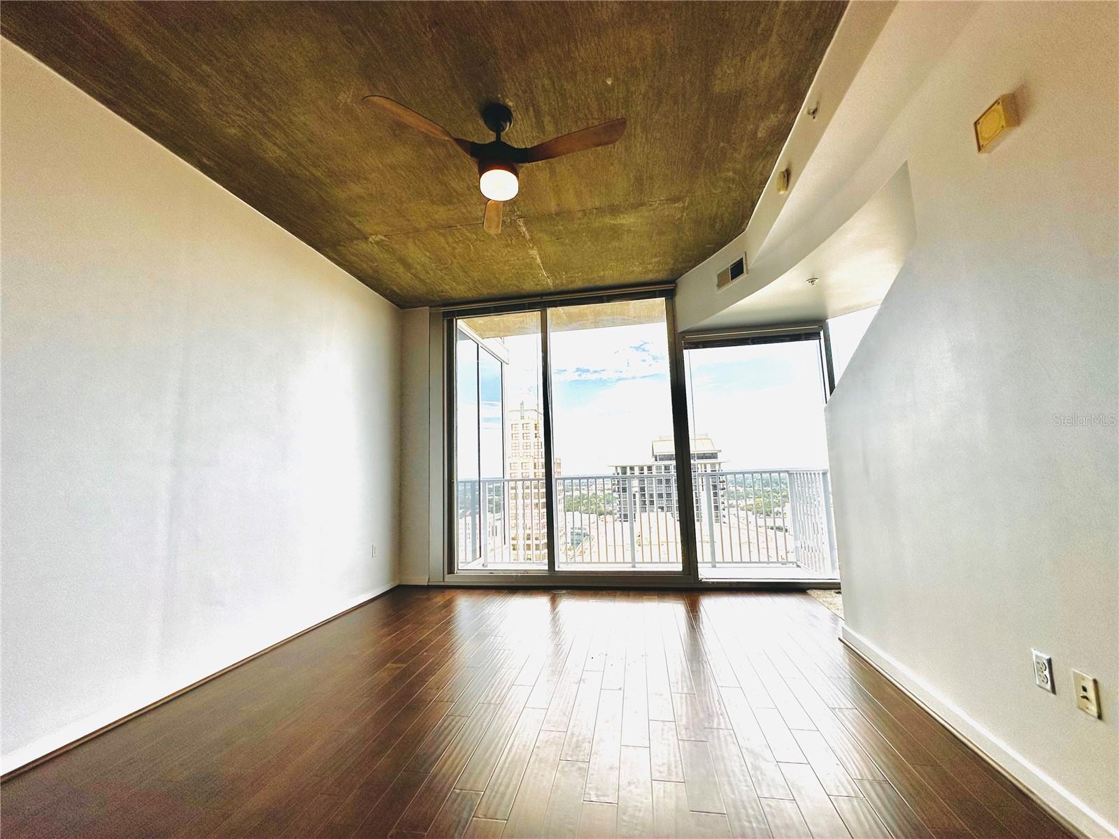Image 2 of 34 For 155 Court Avenue 2804