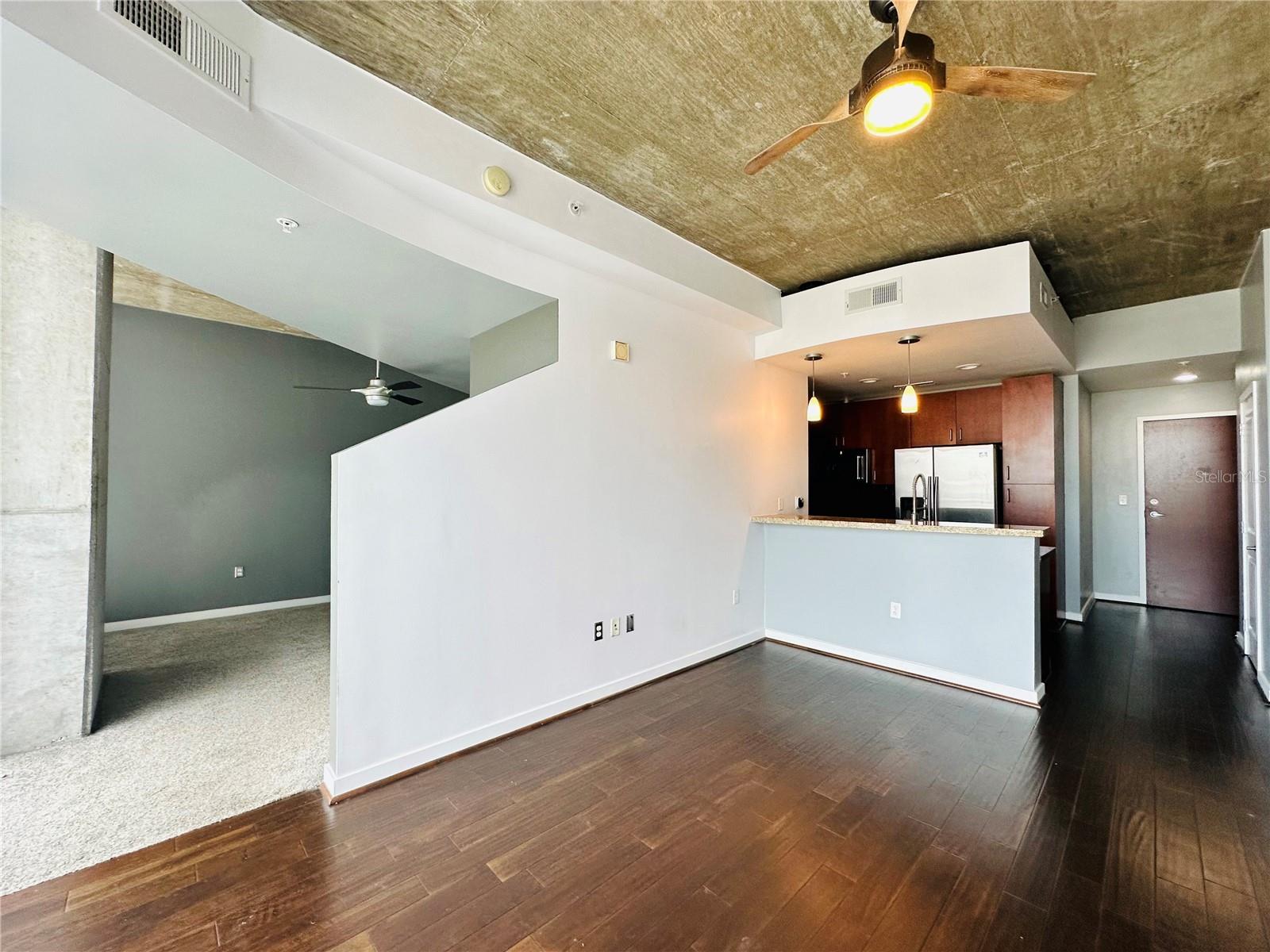 Image 7 of 34 For 155 Court Avenue 2804