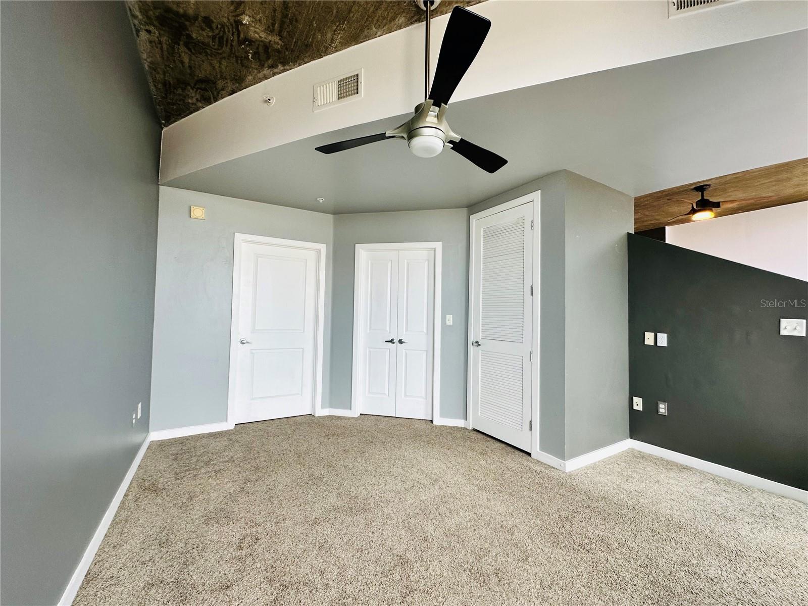 Image 9 of 34 For 155 Court Avenue 2804