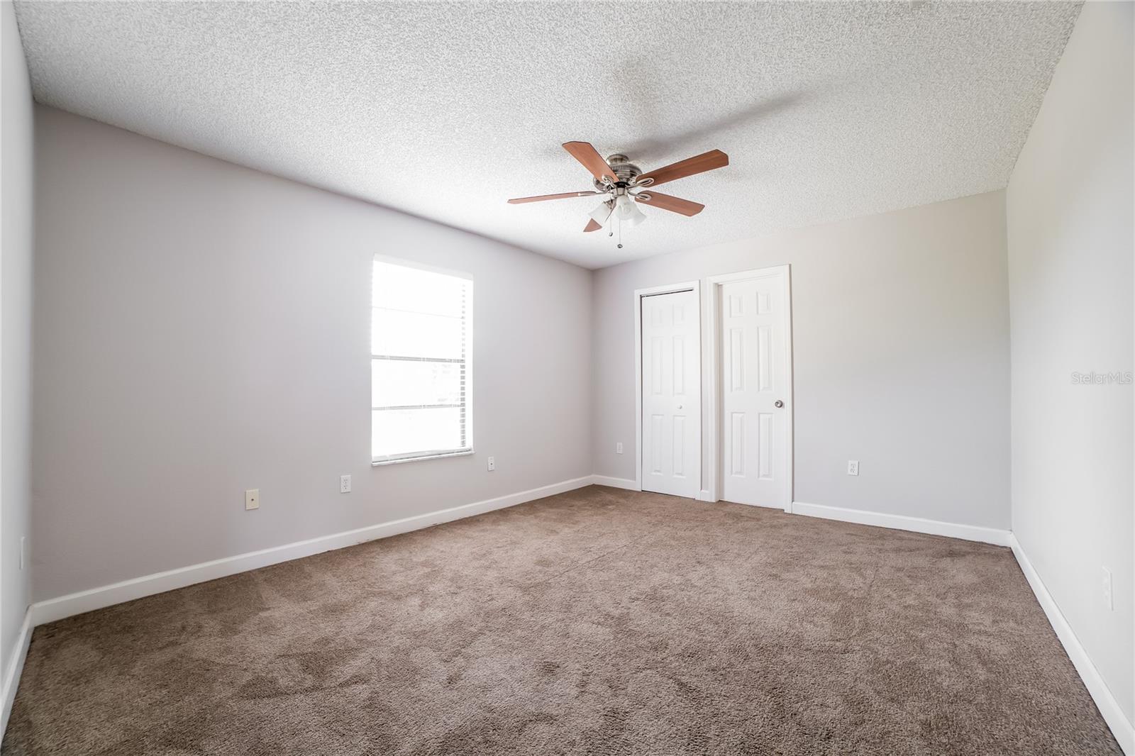 Image 12 of 15 For 631 Blackstone Avenue