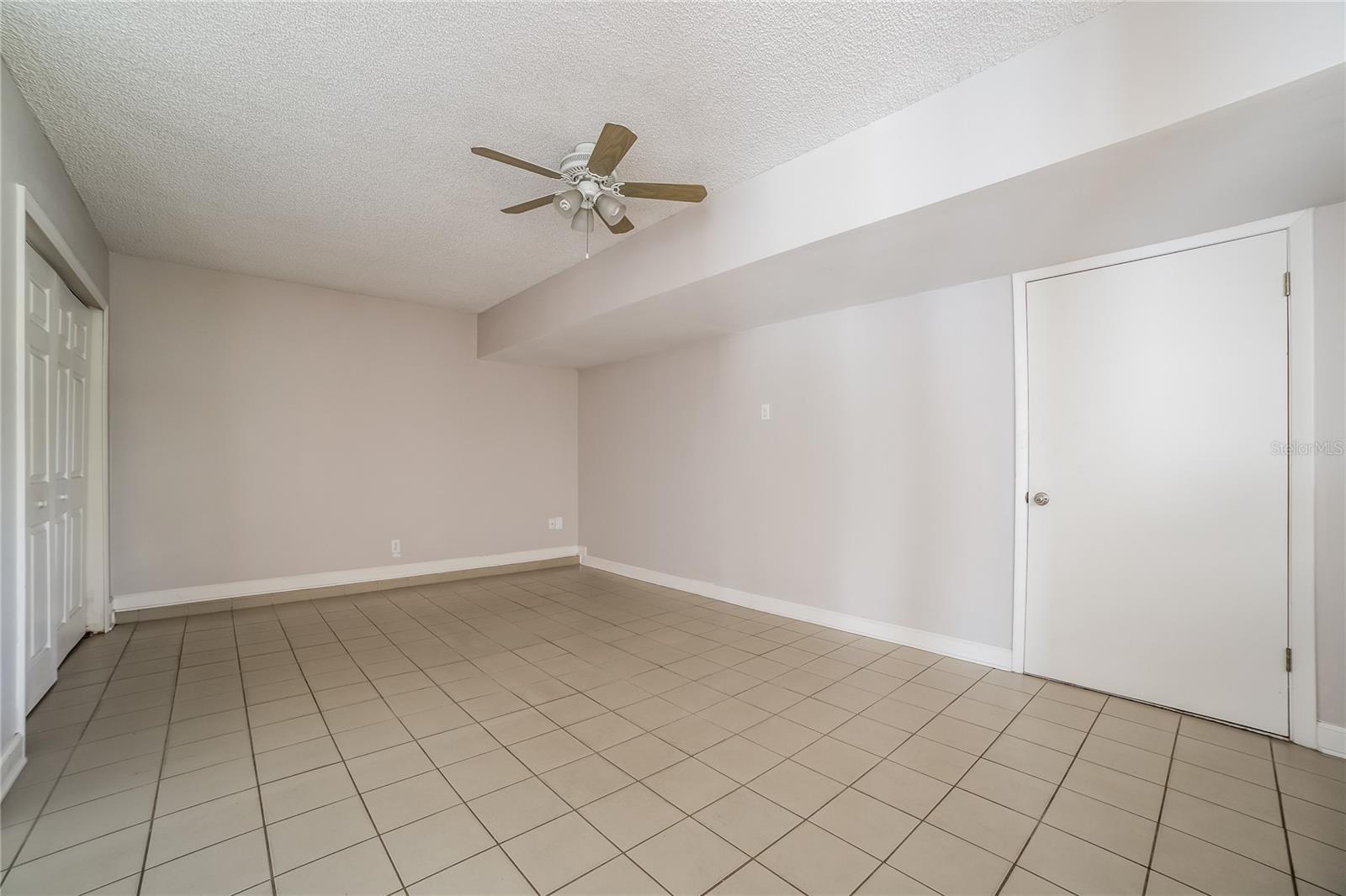 Image 9 of 15 For 631 Blackstone Avenue