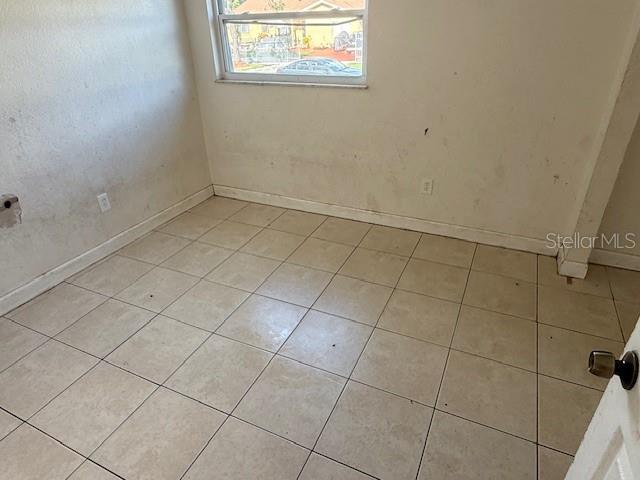 Image 4 of 9 For 1610 Hinckley Road