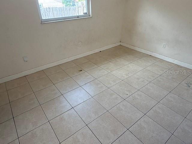 Image 5 of 9 For 1610 Hinckley Road