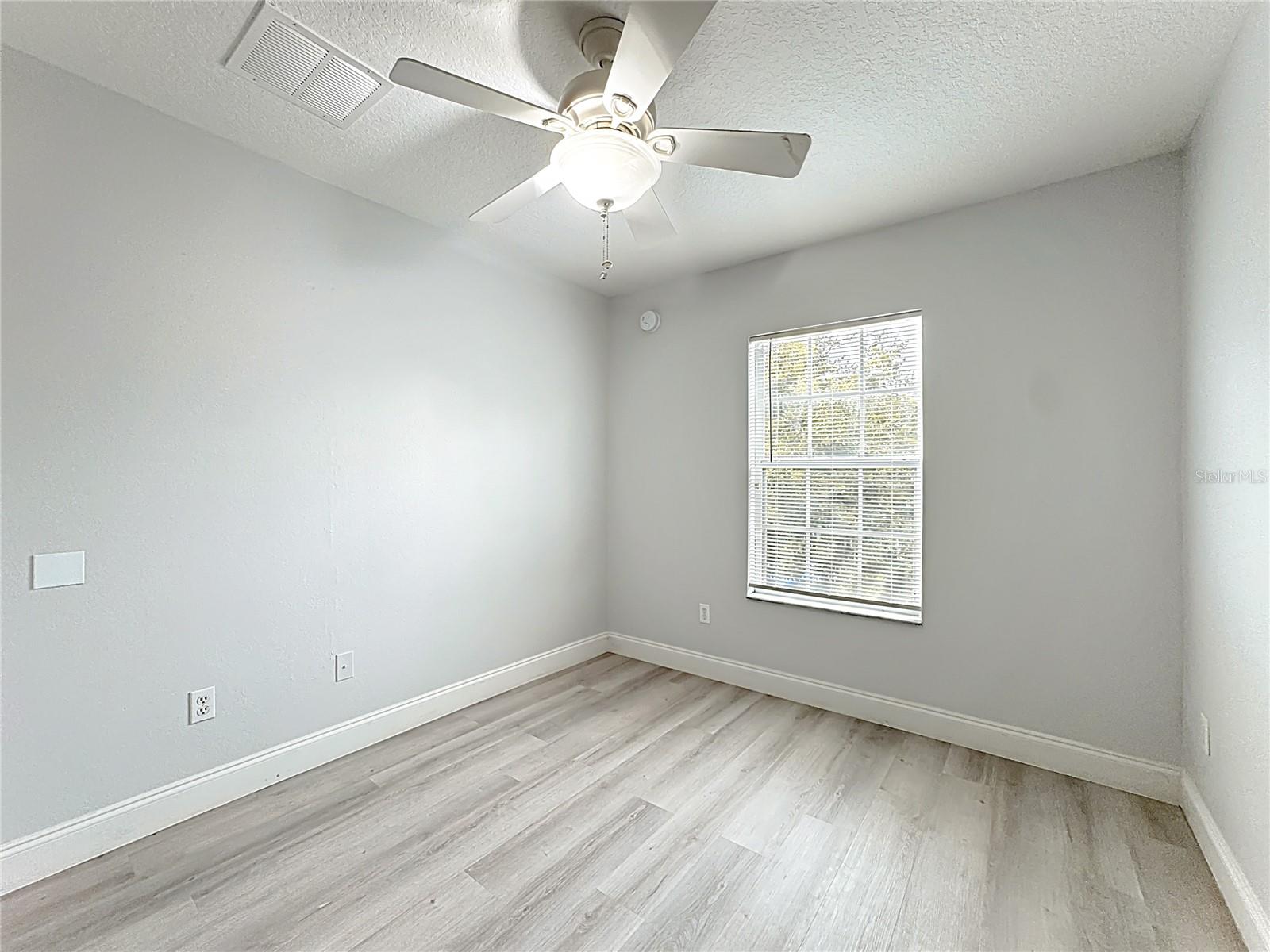 Image 21 of 41 For 11907 Great Commission Way