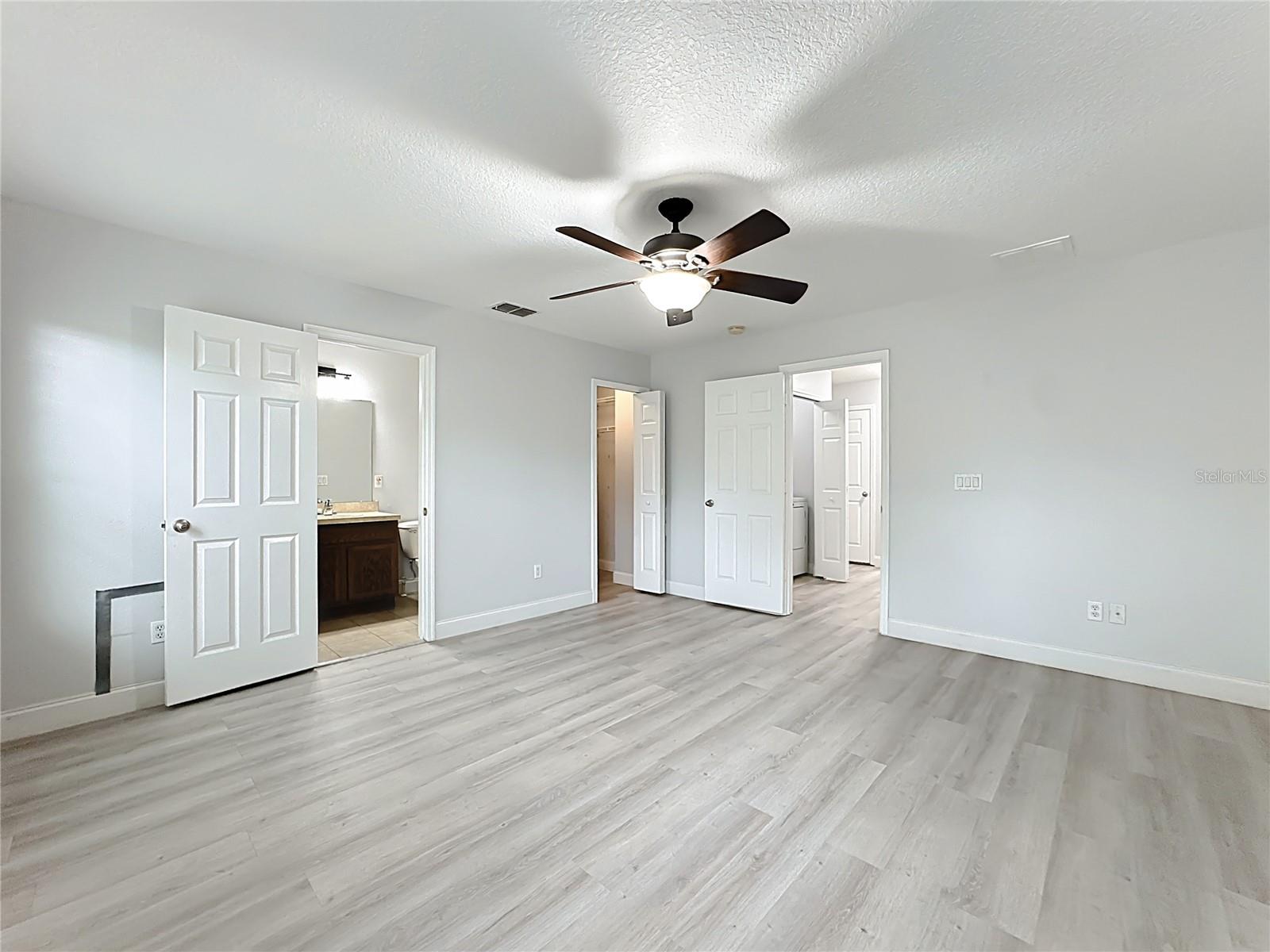 Image 22 of 41 For 11907 Great Commission Way