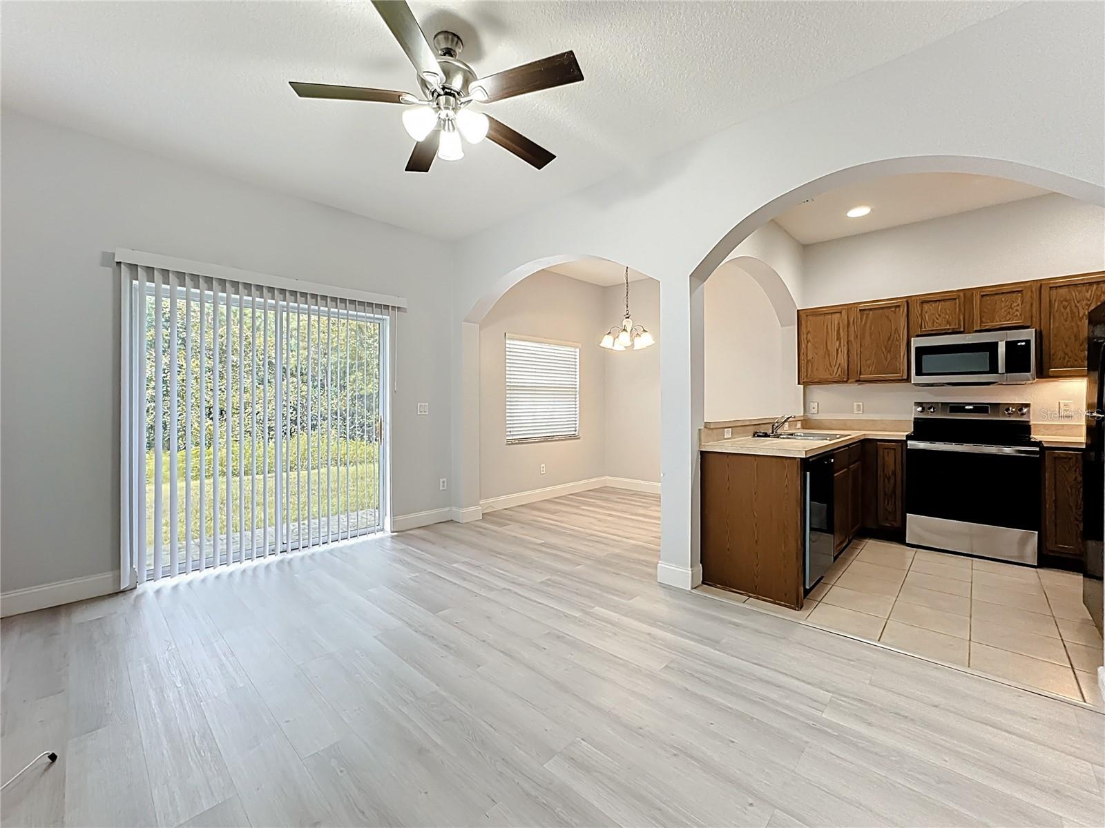 Image 7 of 41 For 11907 Great Commission Way