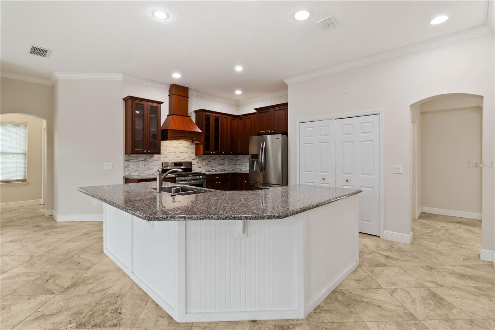 Image 13 of 54 For 14140 Snead Circle