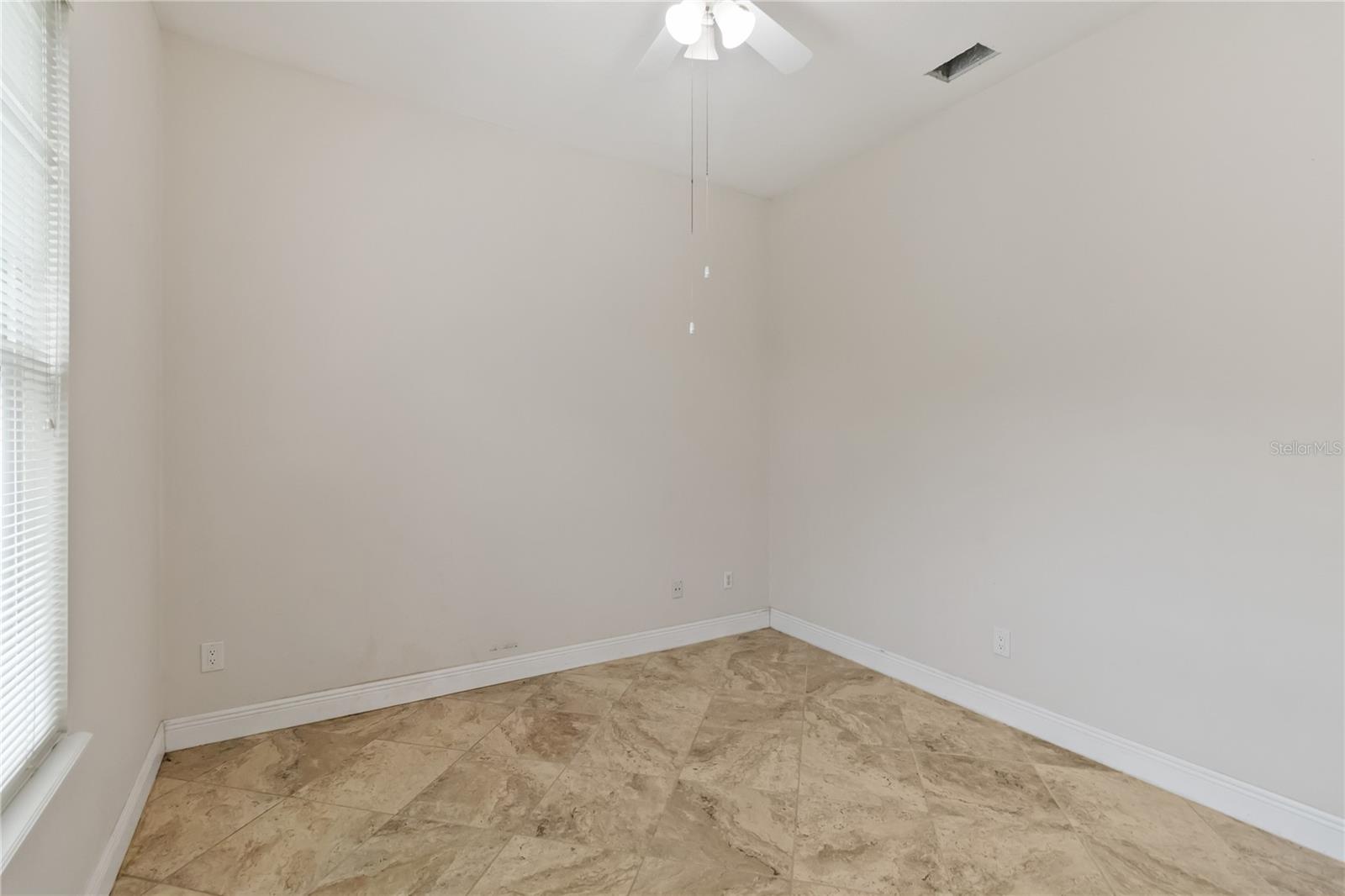 Image 23 of 54 For 14140 Snead Circle