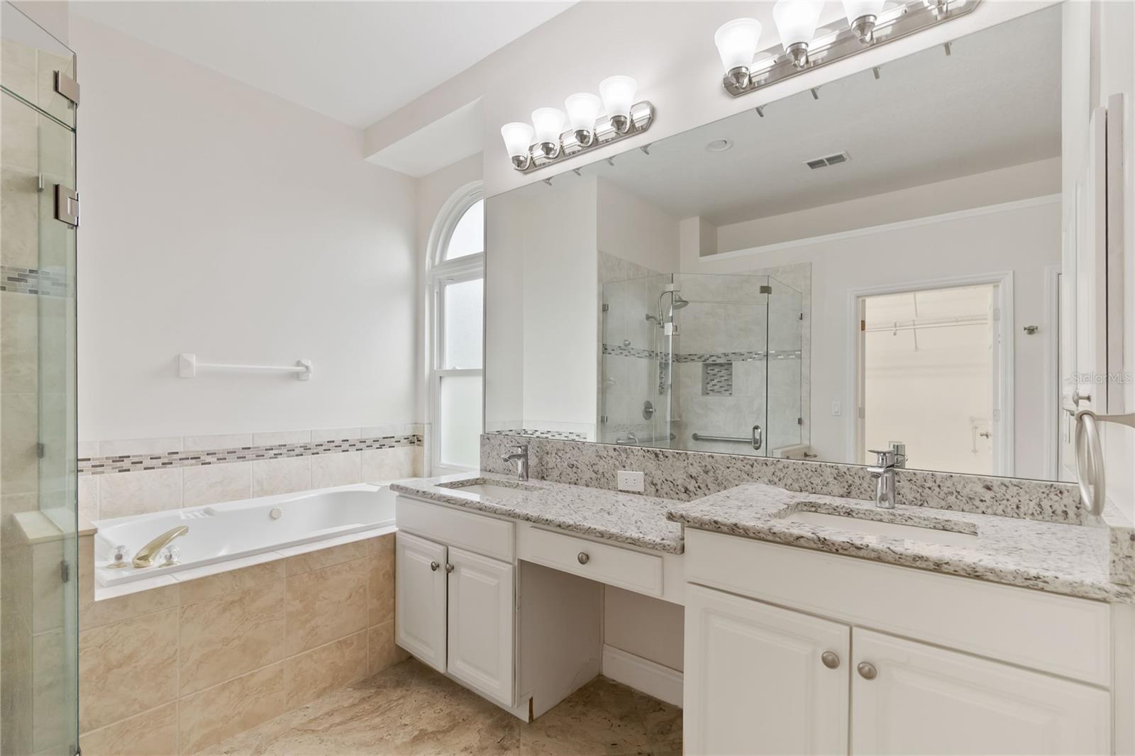 Image 31 of 54 For 14140 Snead Circle