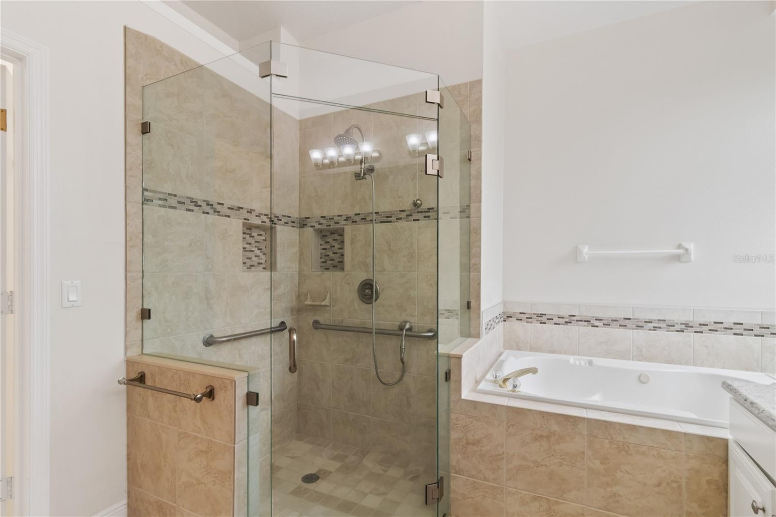 Image 32 of 54 For 14140 Snead Circle