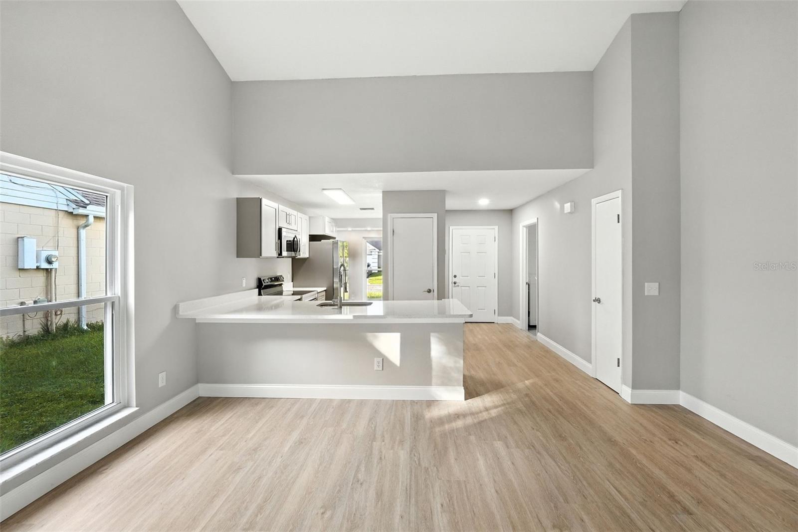 Image 13 of 35 For 427 Chicago Woods Circle