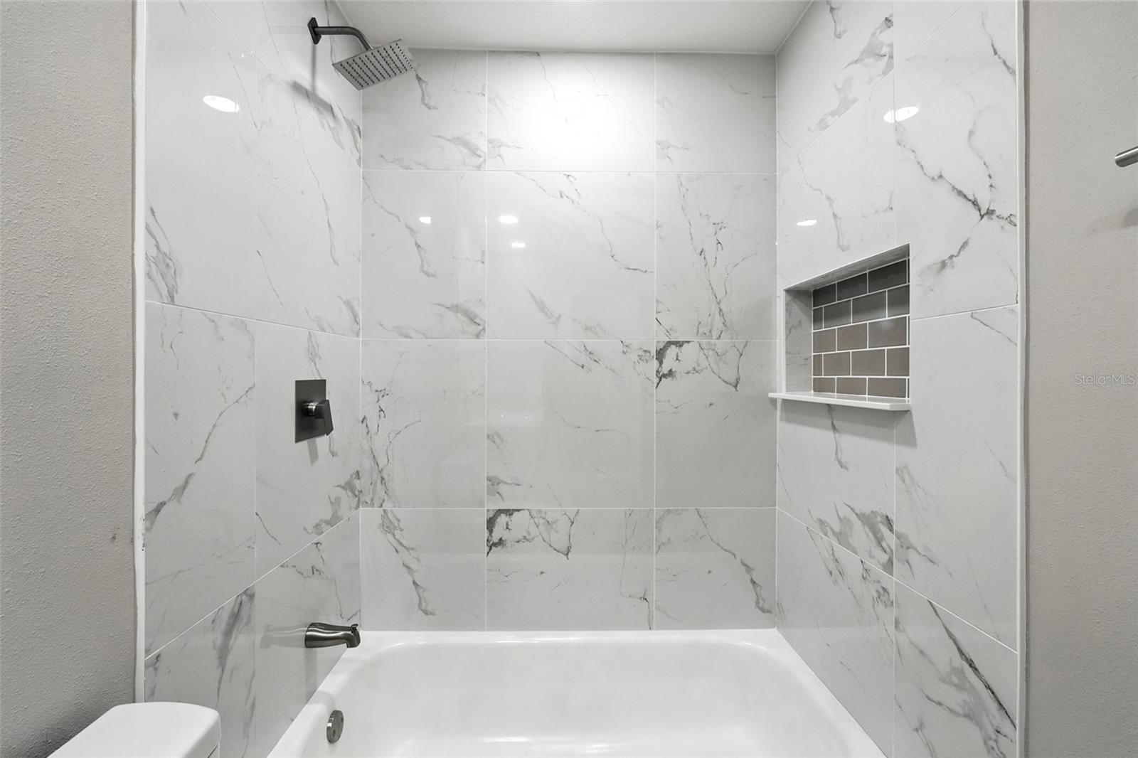 Image 29 of 35 For 427 Chicago Woods Circle