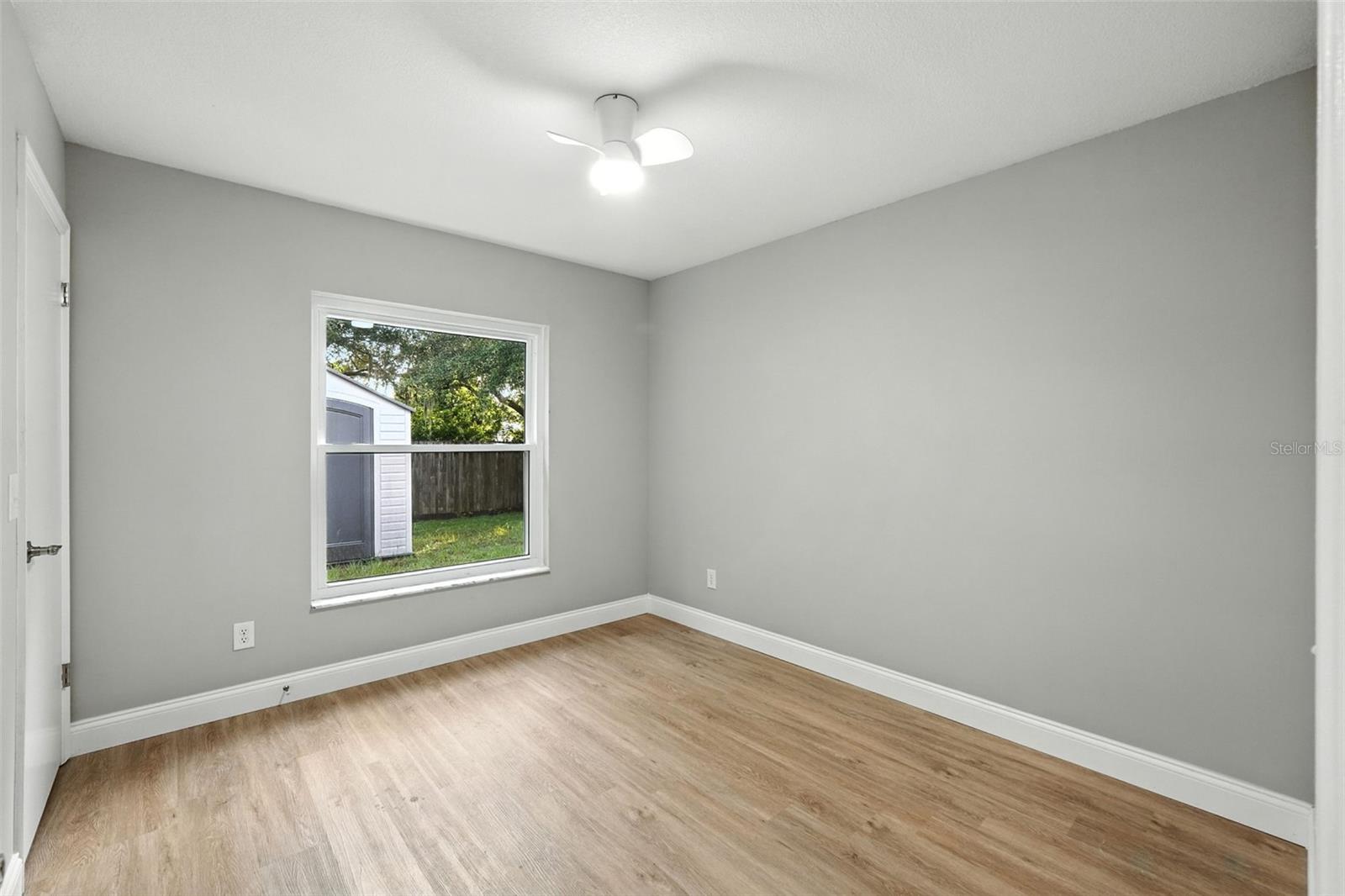 Image 30 of 35 For 427 Chicago Woods Circle