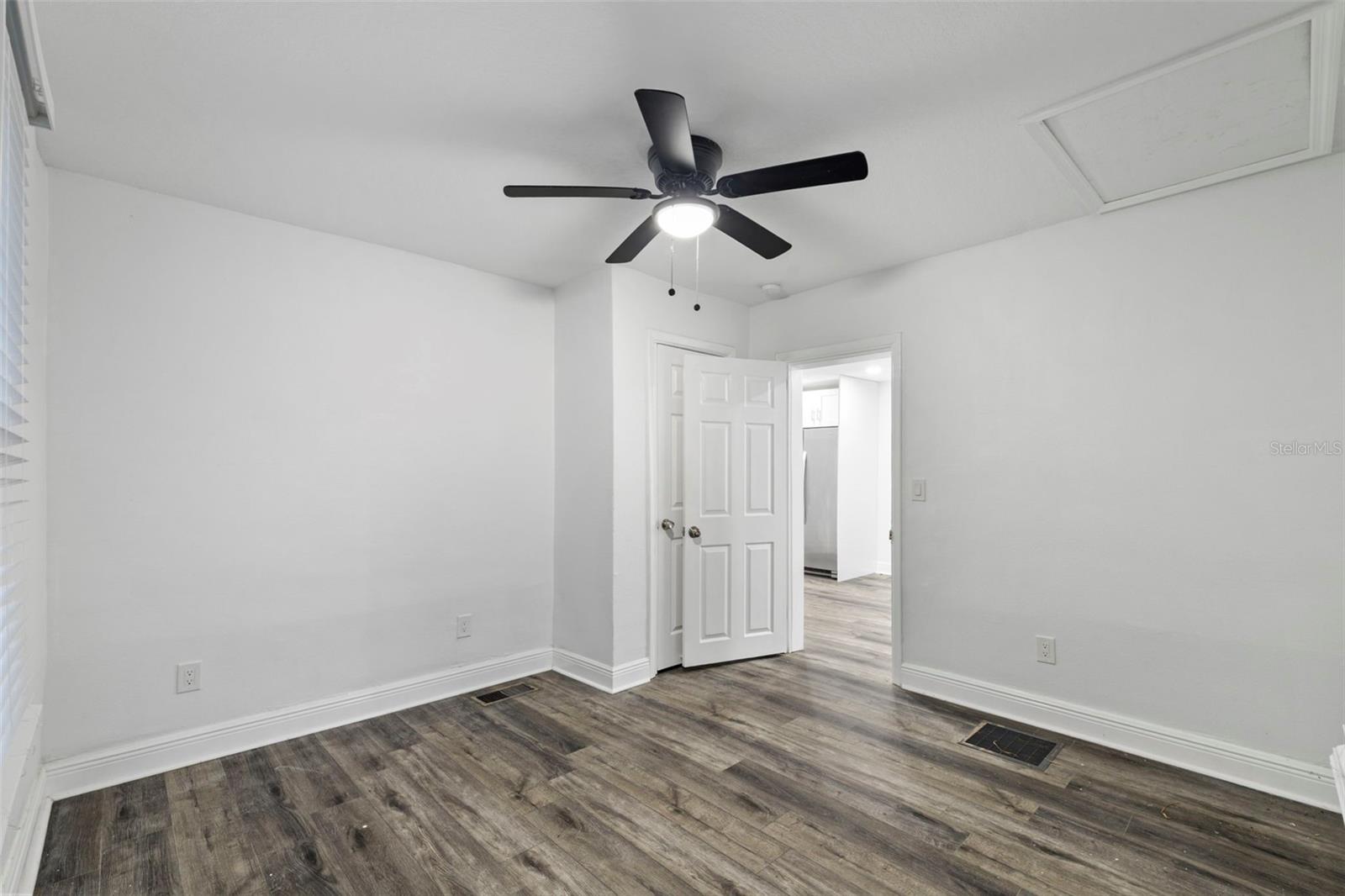 Image 18 of 24 For 502 Cluster Avenue