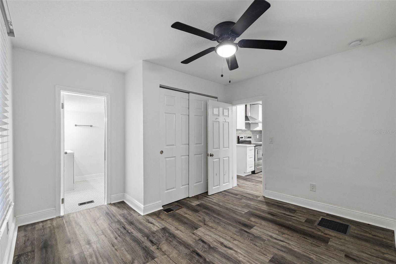 Image 19 of 24 For 502 Cluster Avenue