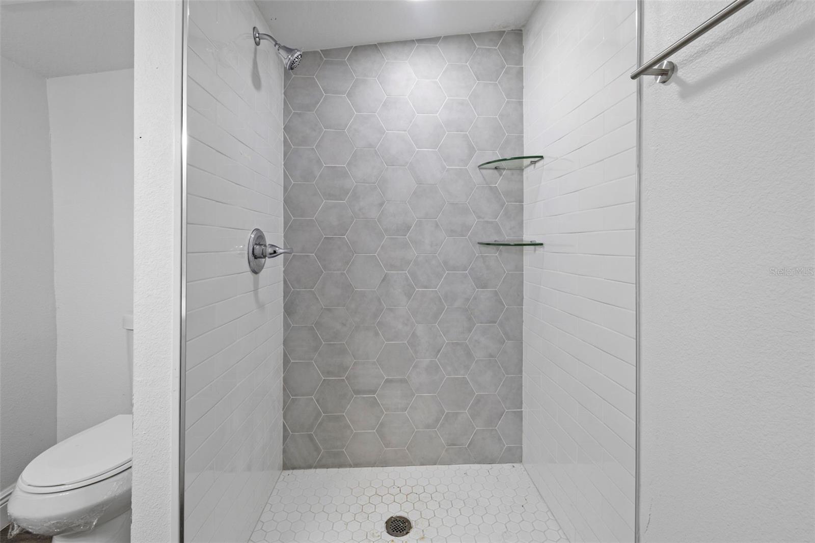 Image 21 of 24 For 502 Cluster Avenue