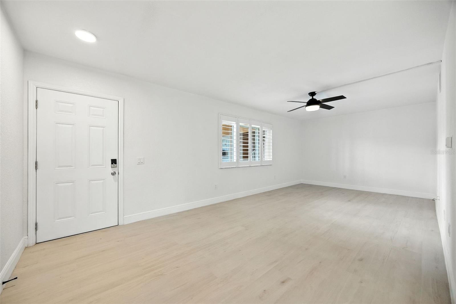 Image 14 of 29 For 3575 Gulf Boulevard 103