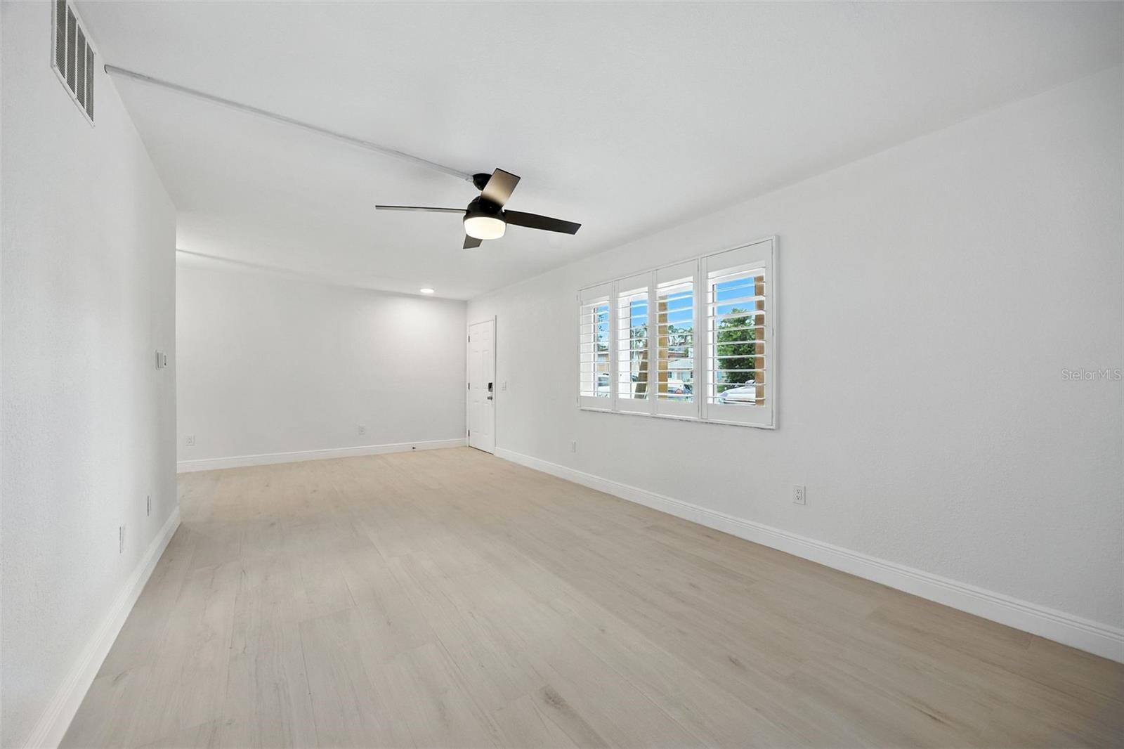 Image 15 of 29 For 3575 Gulf Boulevard 103