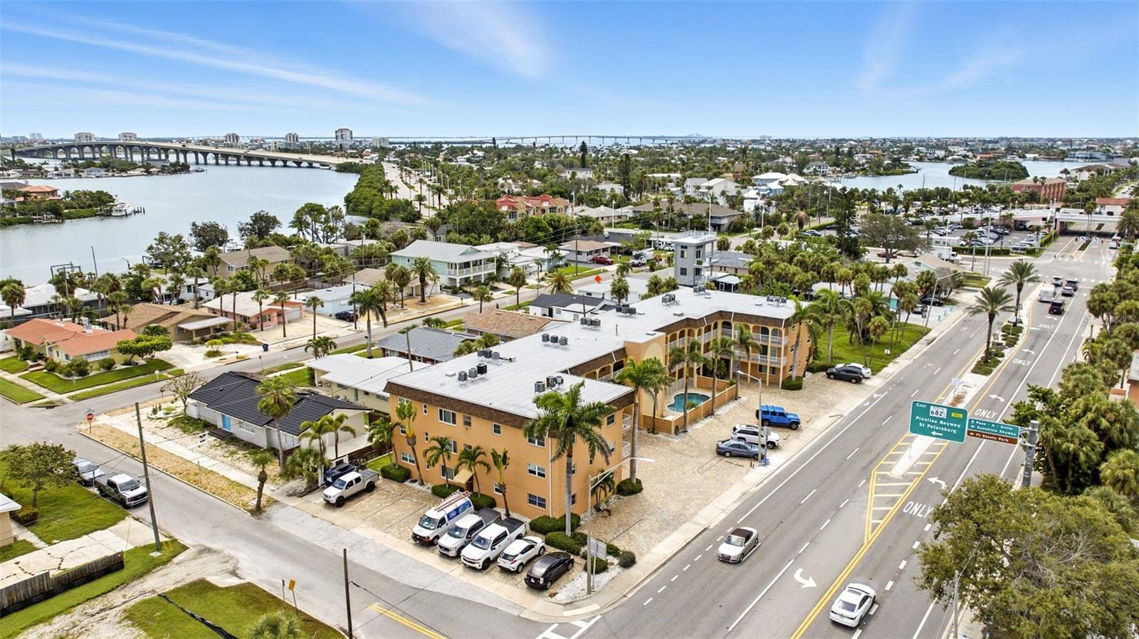 Image 21 of 29 For 3575 Gulf Boulevard 103