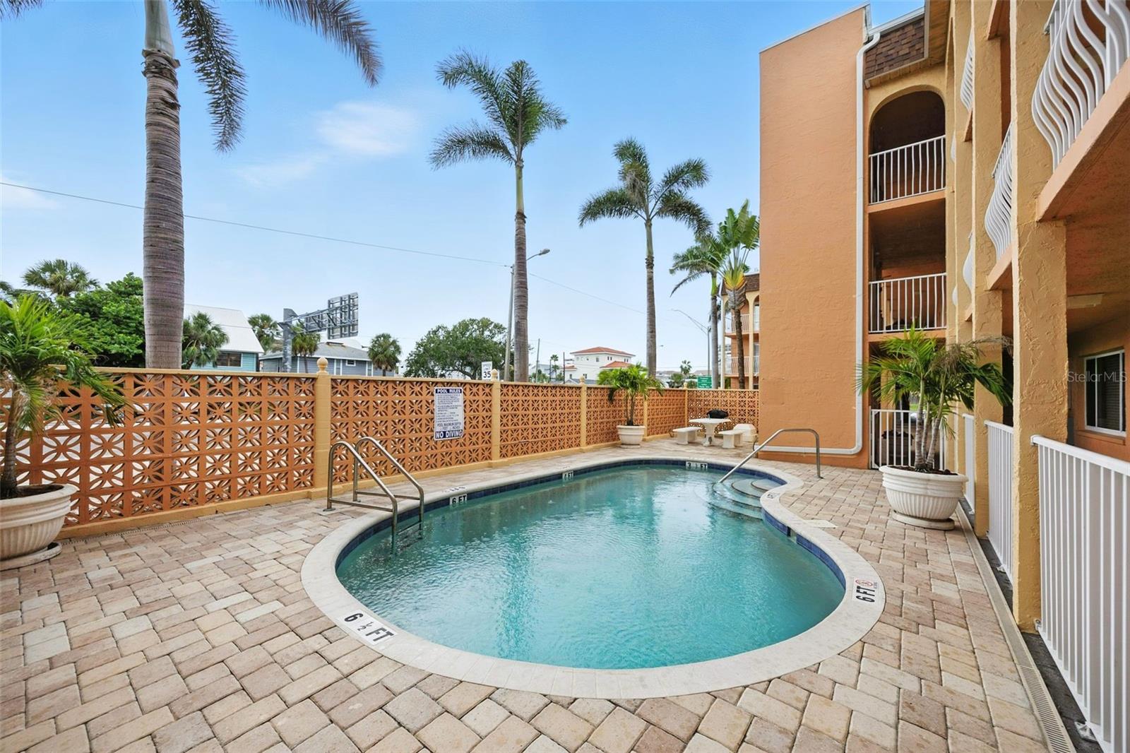 Image 23 of 29 For 3575 Gulf Boulevard 103