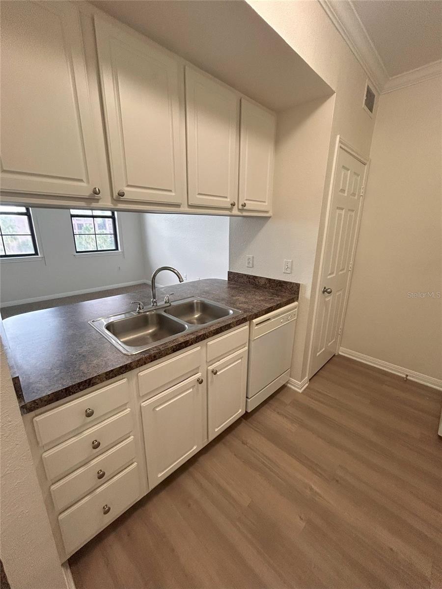 Image 4 of 26 For 911 Orange Avenue 545