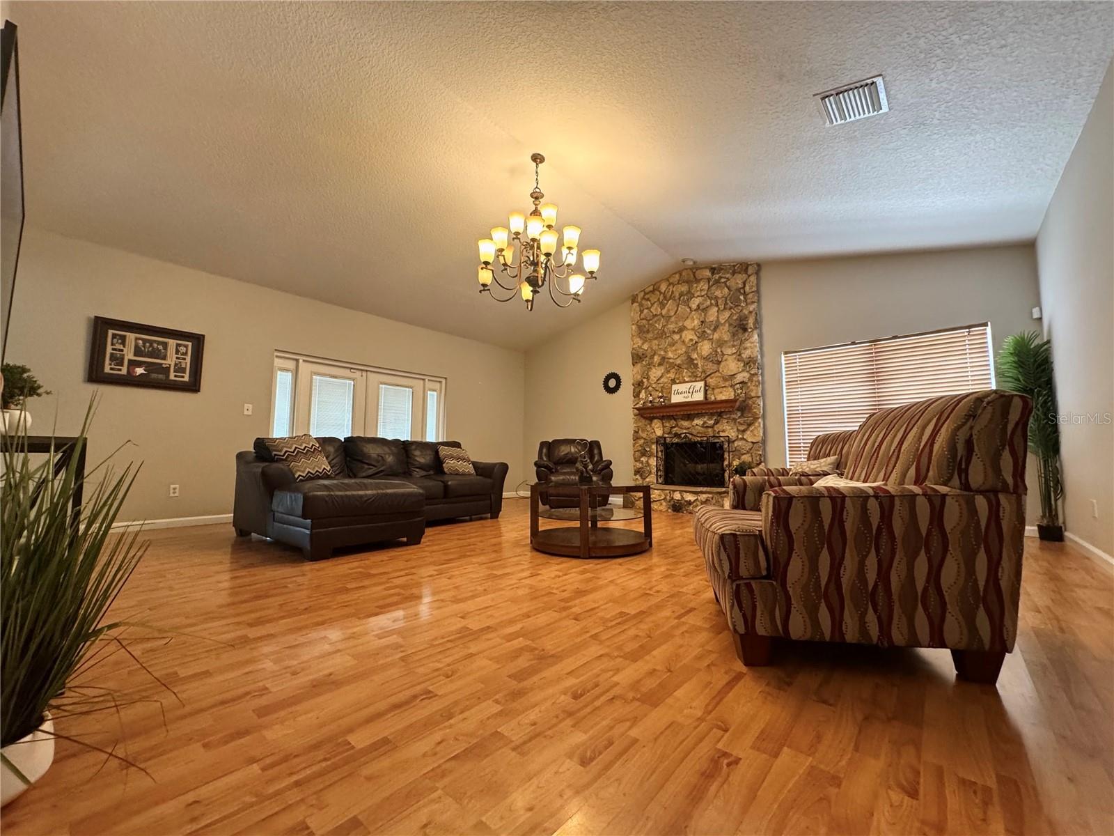 Image 10 of 39 For 8014 Cote Court