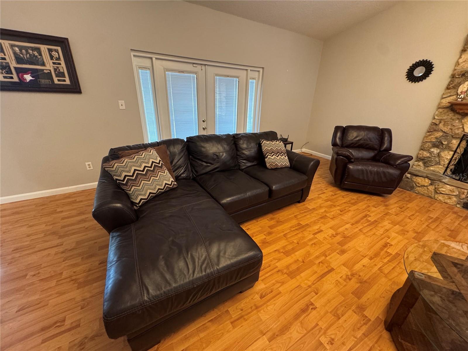 Image 11 of 39 For 8014 Cote Court