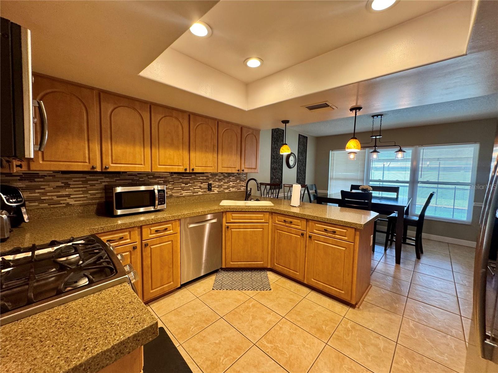 Image 16 of 39 For 8014 Cote Court