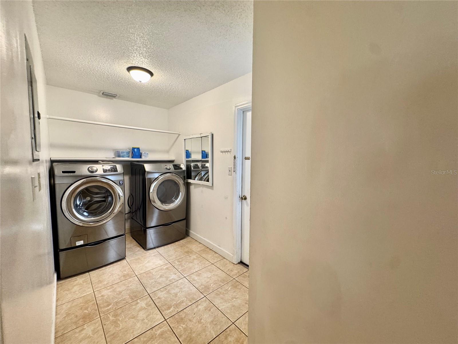 Image 21 of 39 For 8014 Cote Court