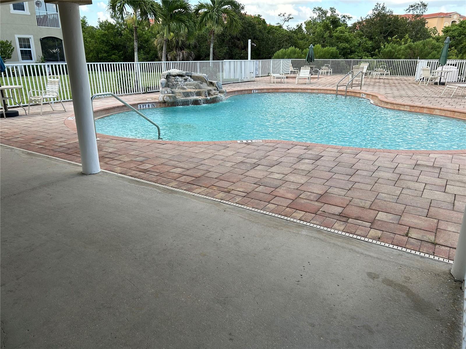 Image 20 of 22 For 8511 Oakshade Circle 101