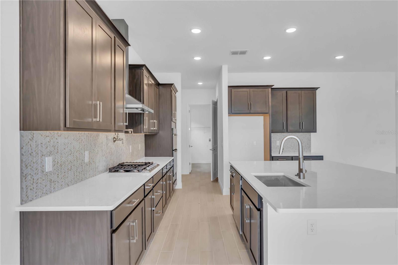 Listing photo id 6 for 2574 Wise River Lane