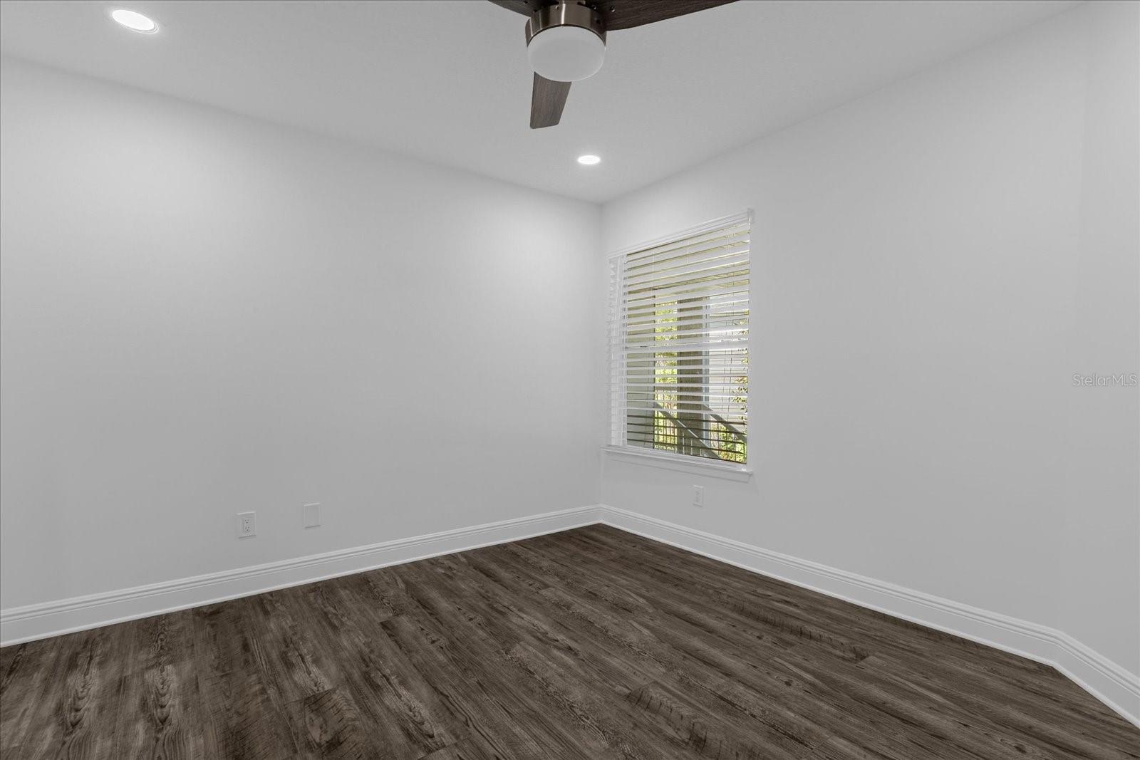 Image 10 of 26 For 2580 Grassy Point Drive 206