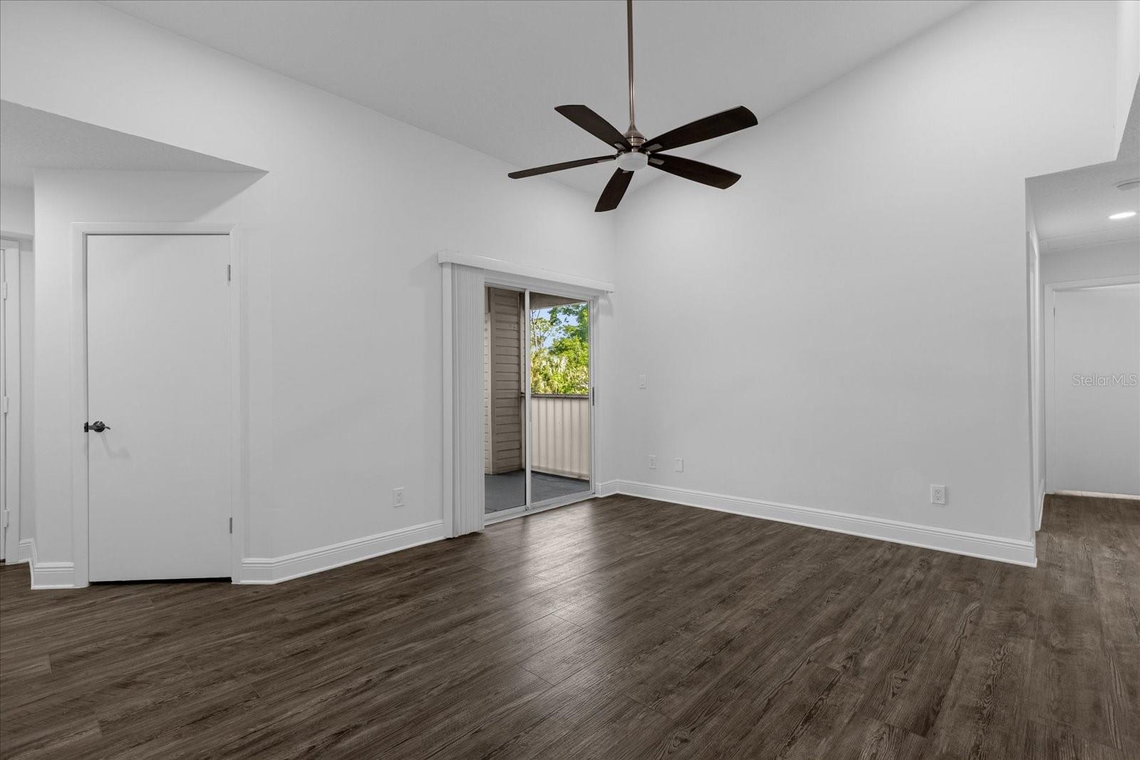 Image 3 of 26 For 2580 Grassy Point Drive 206