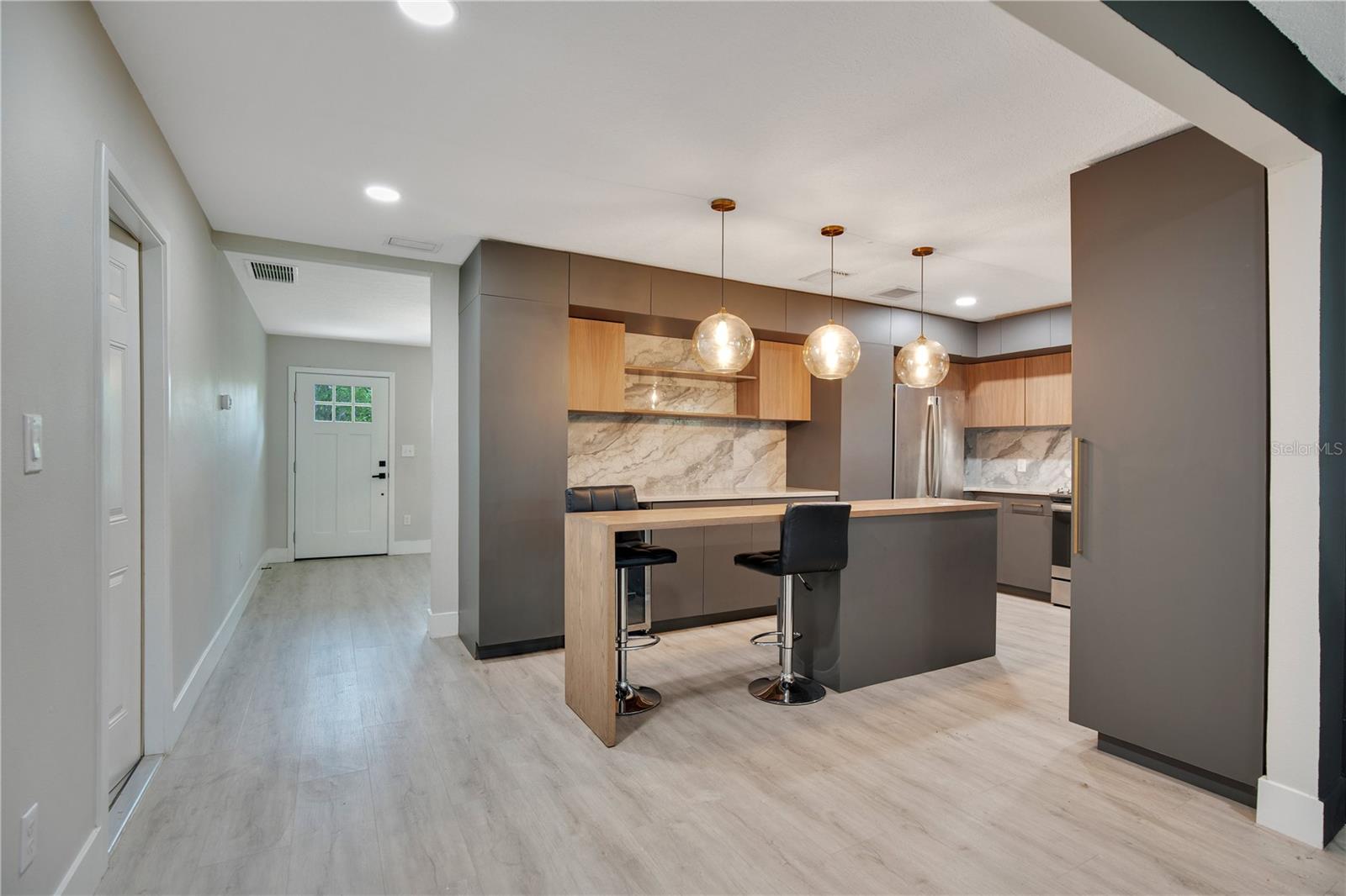 Image 13 of 33 For 428 Summerlin Avenue