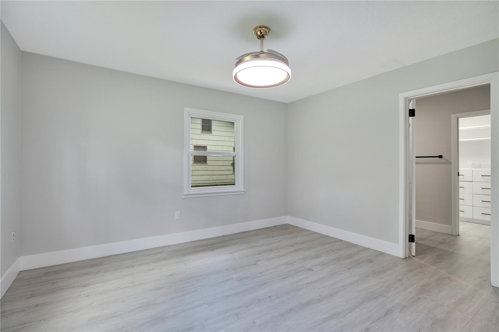 Image 16 of 33 For 428 Summerlin Avenue