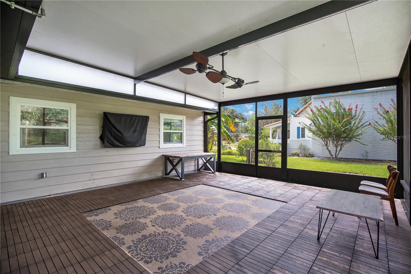 Image 21 of 33 For 428 Summerlin Avenue