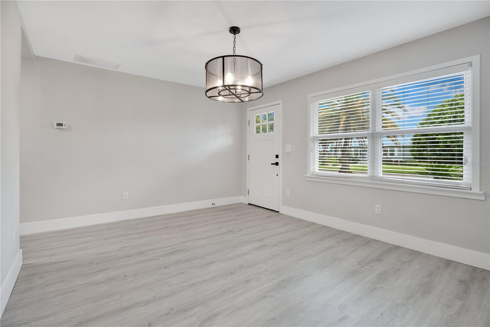 Image 5 of 33 For 428 Summerlin Avenue