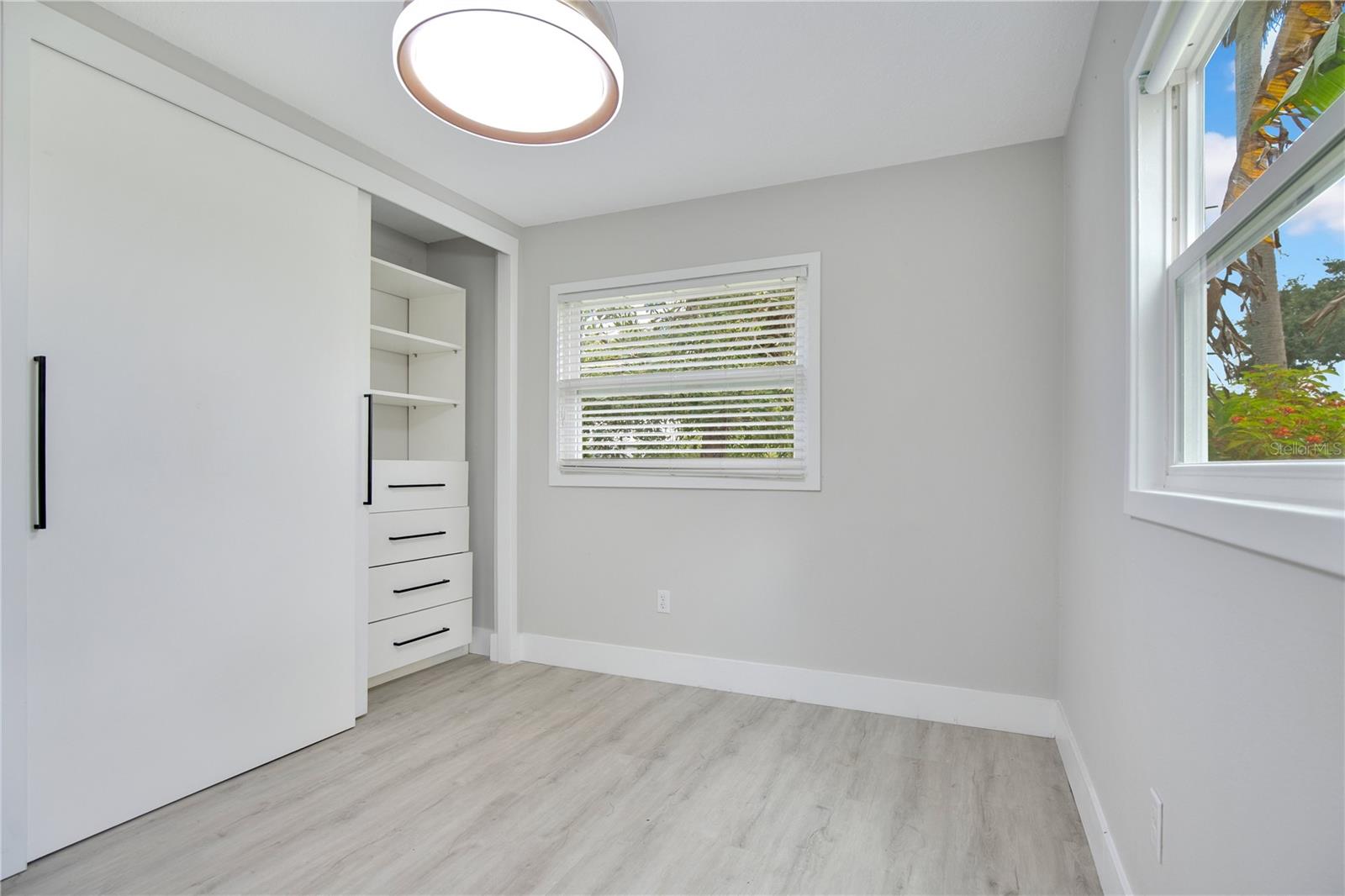 Image 8 of 33 For 428 Summerlin Avenue