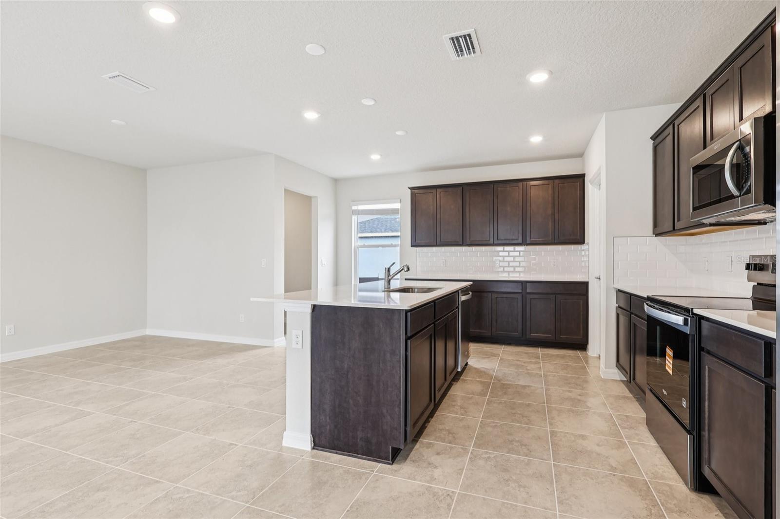 Image 18 of 41 For 5031 Furrowed Way