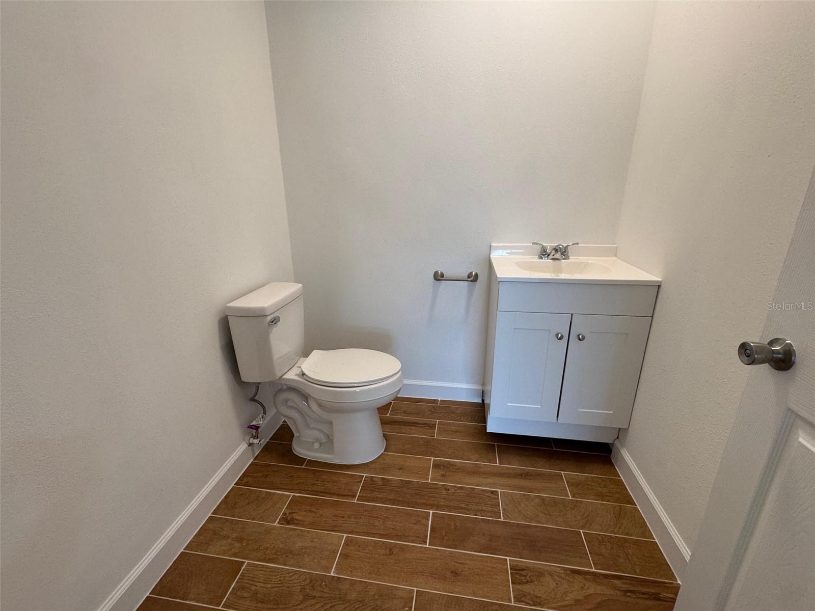 Image 5 of 7 For 211-213 Central Avenue C