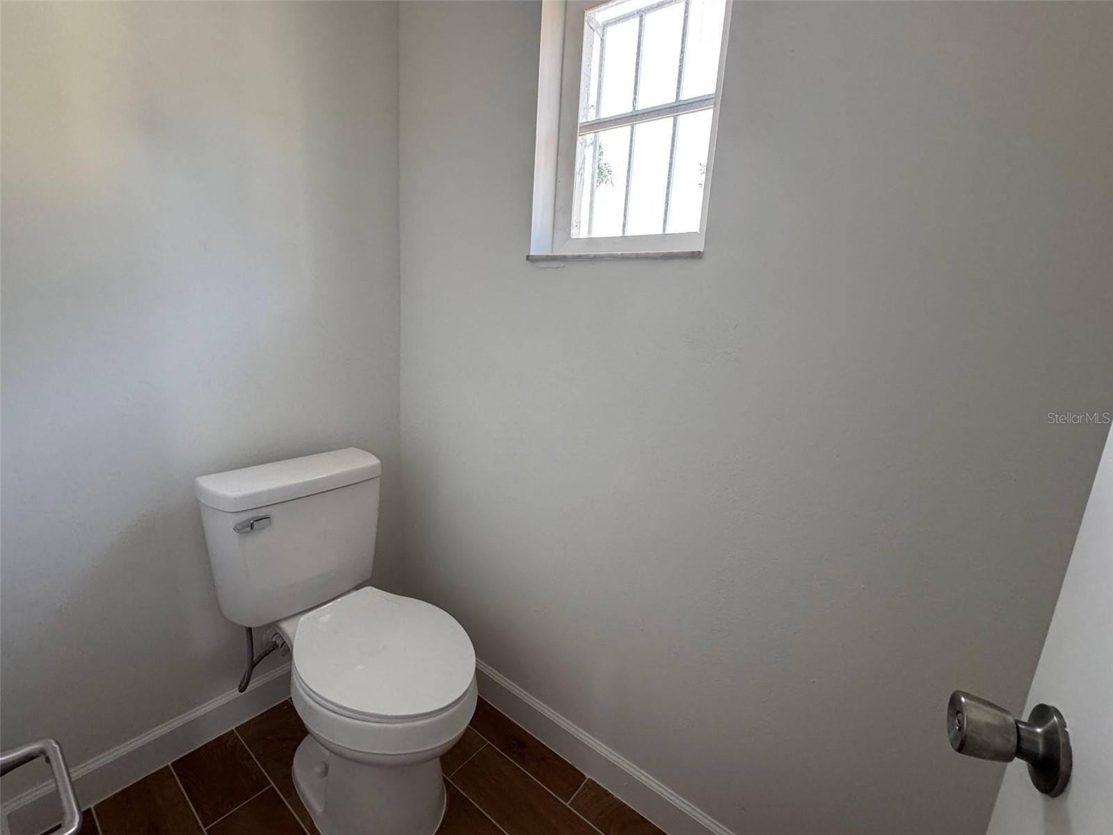 Image 7 of 7 For 211-213 Central Avenue C