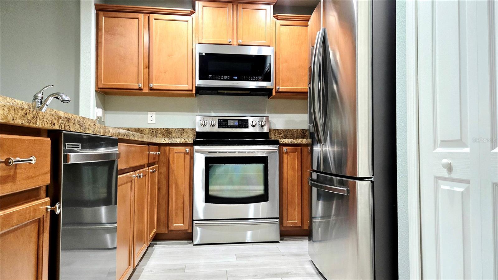 Image 12 of 41 For 405 Carina Circle 405