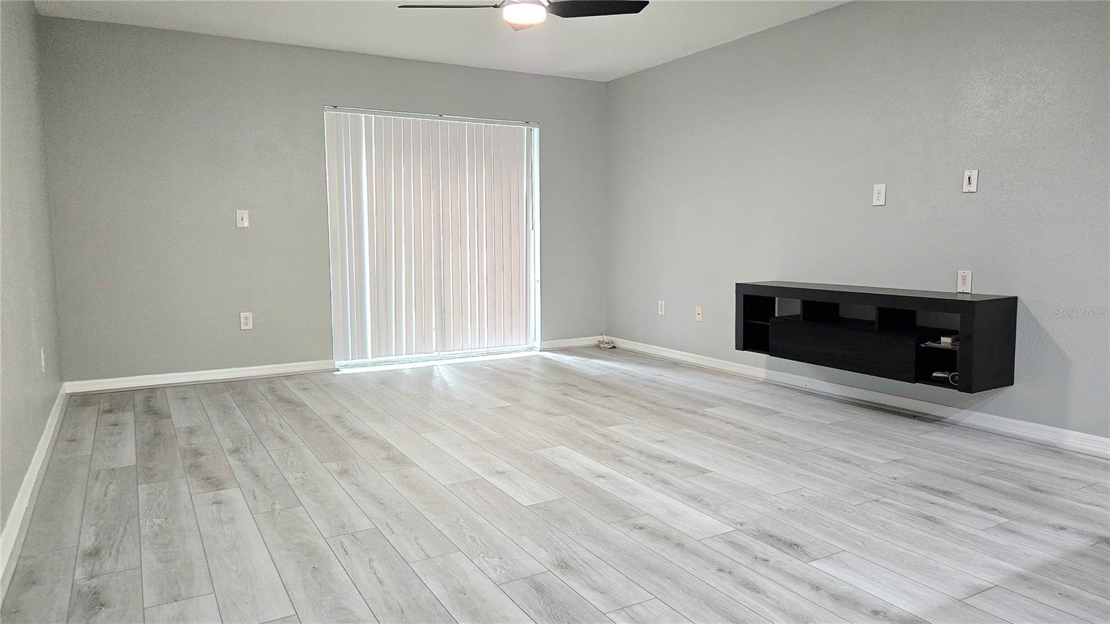 Image 16 of 41 For 405 Carina Circle 405