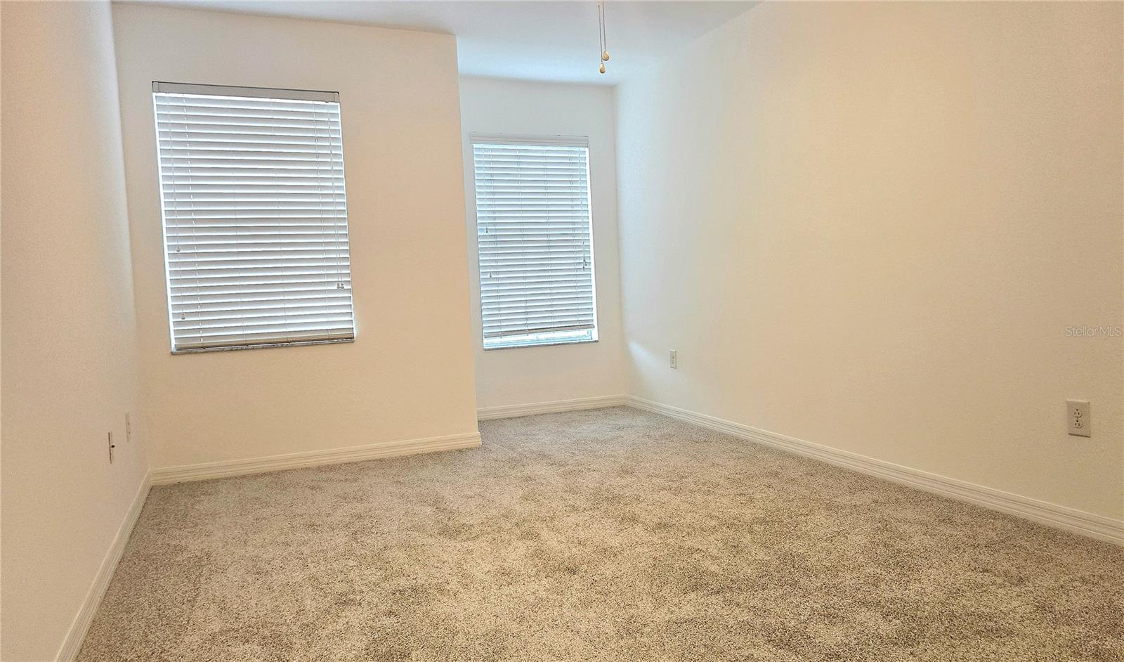 Image 20 of 41 For 405 Carina Circle 405