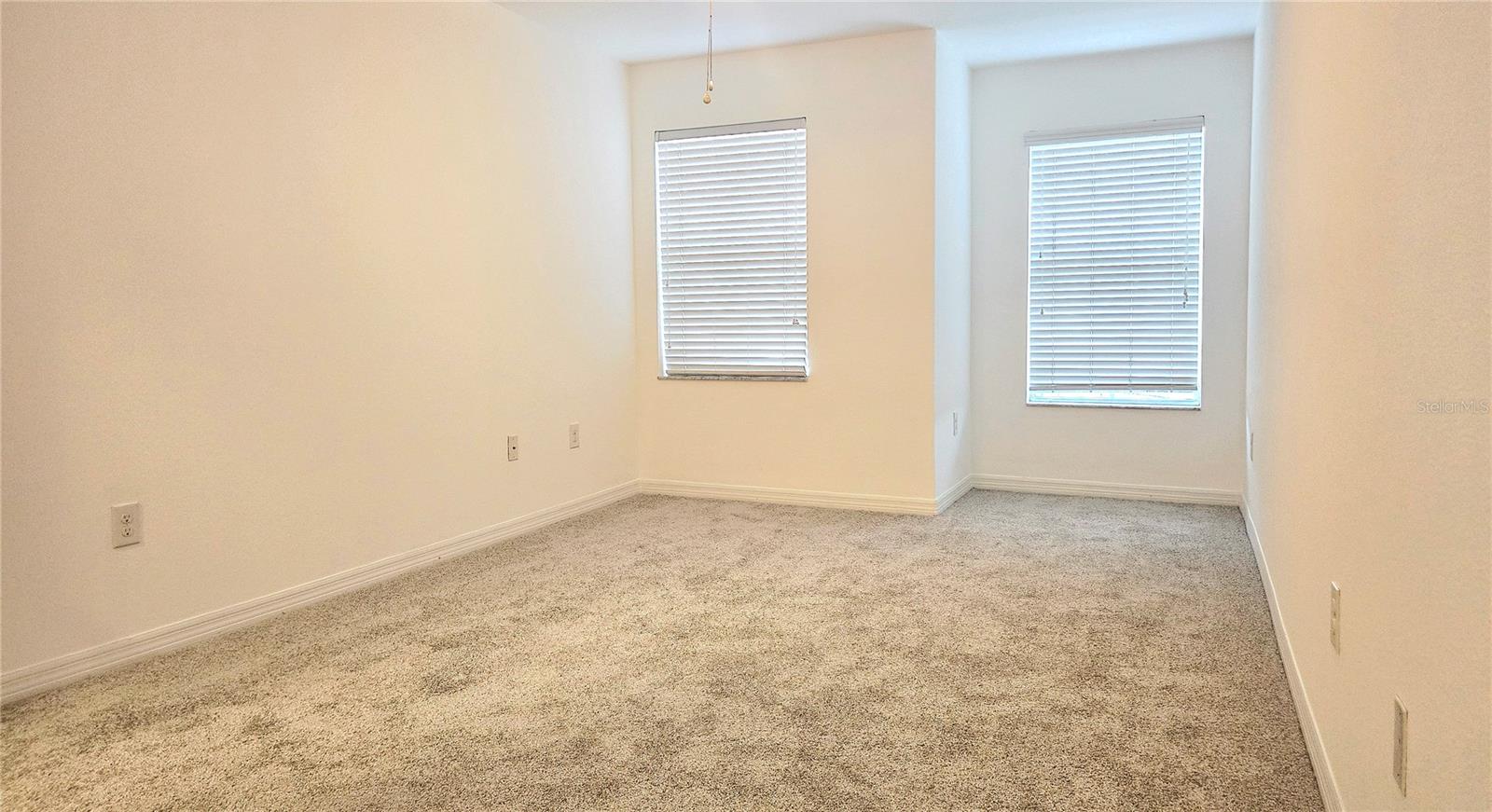 Image 21 of 41 For 405 Carina Circle 405