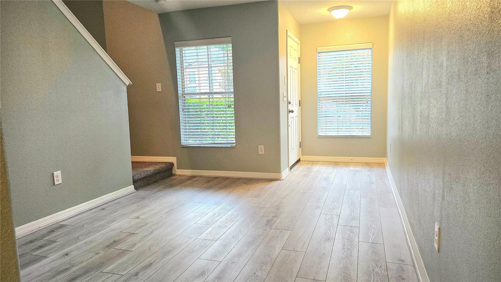 Image 4 of 41 For 405 Carina Circle 405